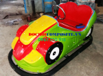 Xe điện đụng trẻ em